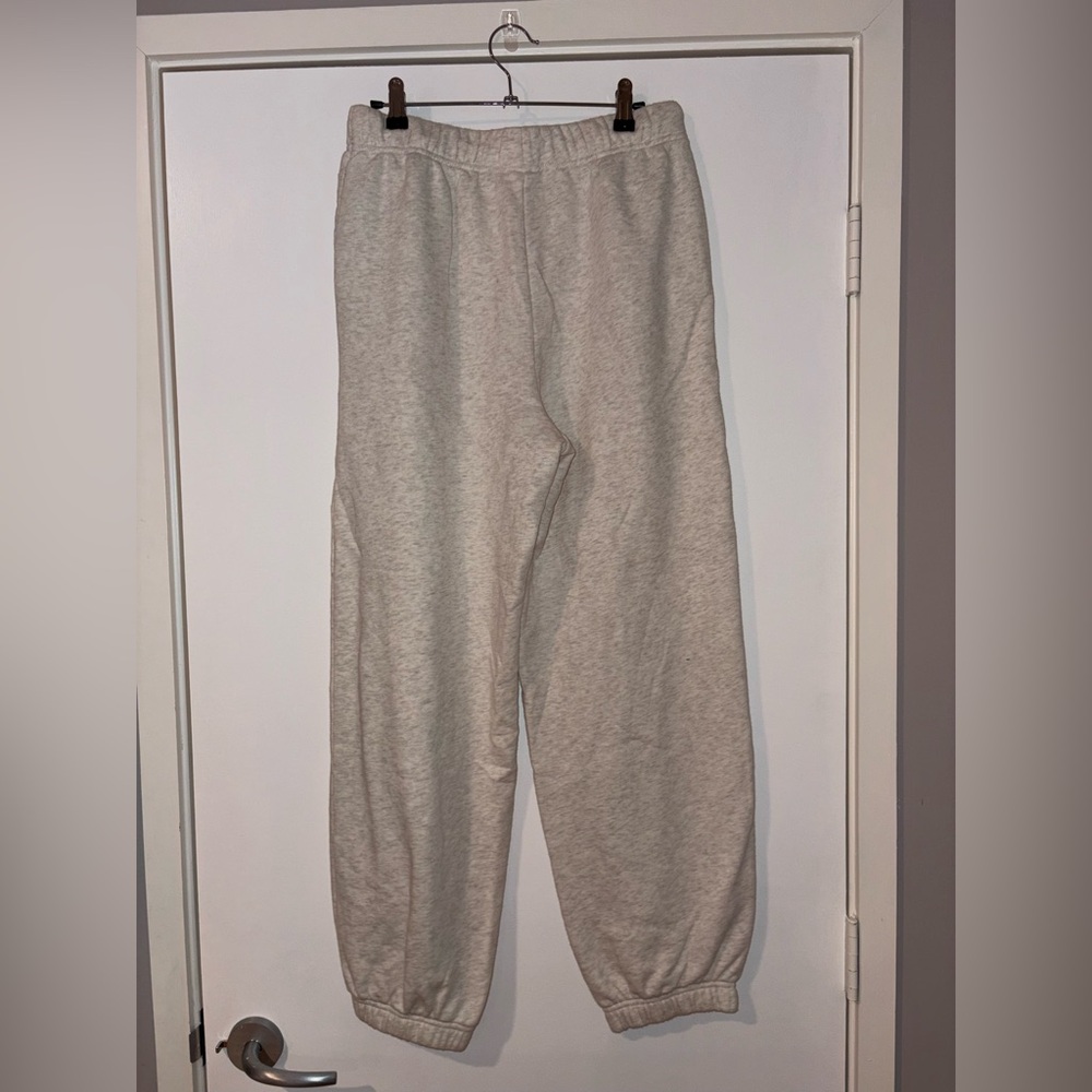 Aritzia TNA Cream Jogger Sweatpants - Picture 6 of 7